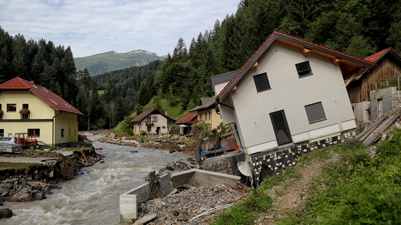 V občini Luče imajo velike težave, saj zemljišč za nadomestitveno gradnjo praktično ni. FOTO: Blaž Samec/Delo