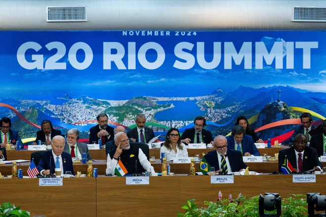V Riu so se z izjemo Vladimirja Putina zbrali vsi voditelji držav članic G20. FOTO: Eric Lee/Reuters