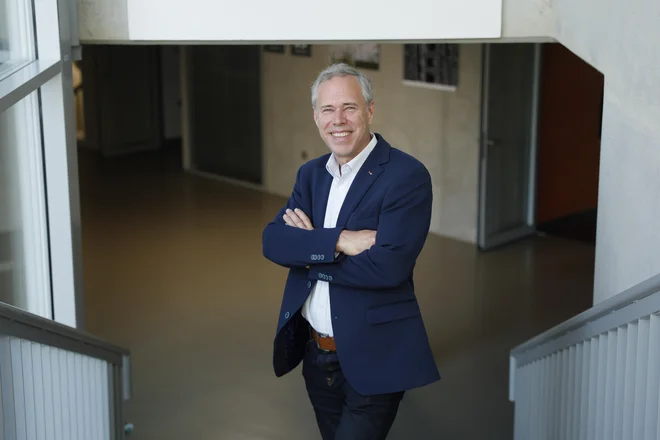 Marcos Bavdaž pri Esi bedi nad razvojem prihodnjih vesoljskih odprav. FOTO: Leon Vidic