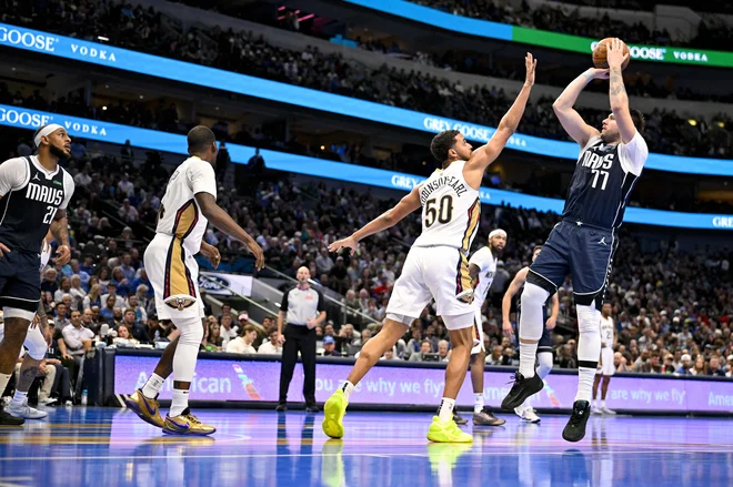 Luka Dončić je zaradi poškodbe izpustil tekmo proti Oklahomi.  FOTO: Jerome Miron/Usa Today Sports