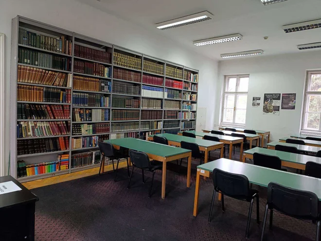 Od konca devetdesetih let knjižnica domuje v kampusu sarajevske univerze na ulici Zmaja od Bosne. FOTO: Aldin Huskić