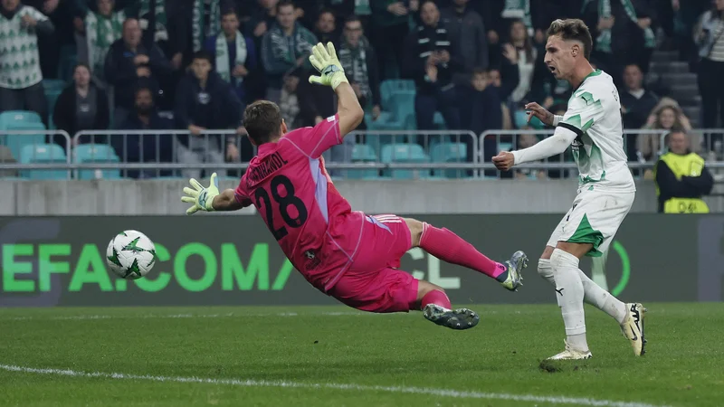 Olimpija drevi lahko že potrdi napredovanje med 24 najboljši, lahko pa tudi rtačina na strelca dveh golov v skupinskem delu tekmovanja Alexa Blanca. FOTO: Leon Vidic/Delo