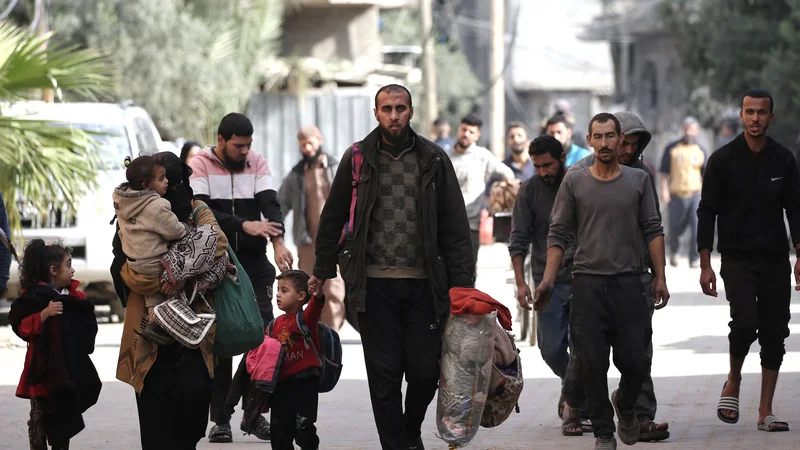 V prvih trinajstih mesecih izraelske okrutnosti je bilo iz registra prebivalstva v celoti izbrisanih 1410 palestinskih družin. FOTO: Eyad Baba/Afp
