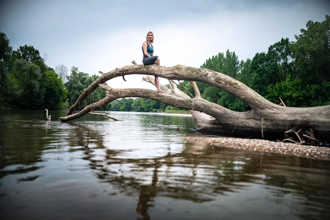 »Mura je čisto nekaj drugega, če jo obiščeš za eno popoldne ali sam preživiš ob njej ves teden,« pravi Irena Cerar. FOTO: Borut Peterlin
