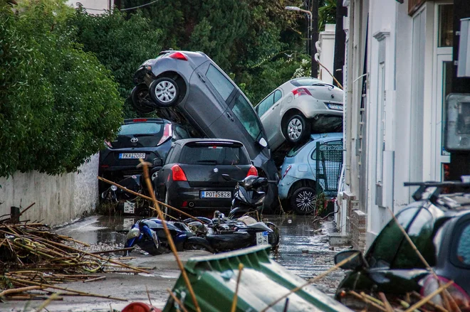 Posledice neurja na otoku Rodos. FOTO: Eurokinissi/AFP


 

