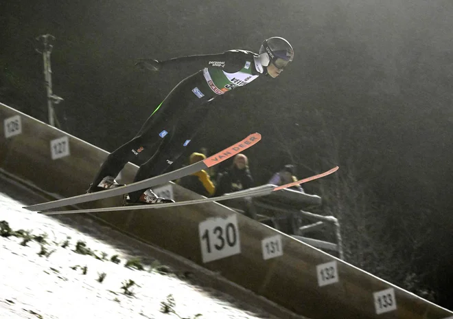 V zahtevnih razmerah se je najbolje znašel Andreas Wellinger. FOTO: Markku Ulander/AFP