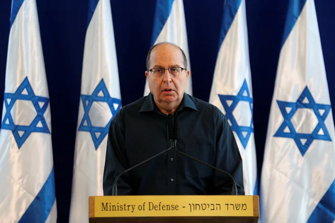Moše Jalon leta 2016, ko je še bil izraelski minister za obrambo. FOTO: Amir Cohen/Reuters