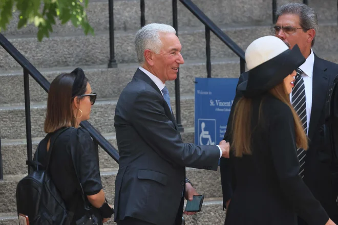 Charles Kushner na pogrebu Trumpove nekdanje žene Ivane Trump leta 2022 v New Yorku FOTO: Michael M. Santiago/AFP