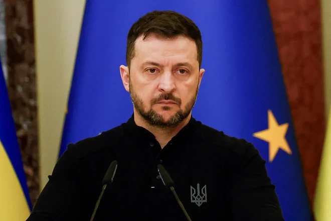Volodimir Zelenski je ocenil je, da vsi vidijo, kako šibek je odziv sveta na rusko ravnanje z ukrajinskimi ujetniki. FOTO: Alina Smutko/Reuters