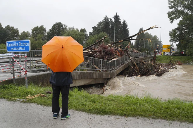 Lokalna informacija je danes podcenjena, a še vedno nujna in zelo iskana. FOTO: Leon Vidic/Delo