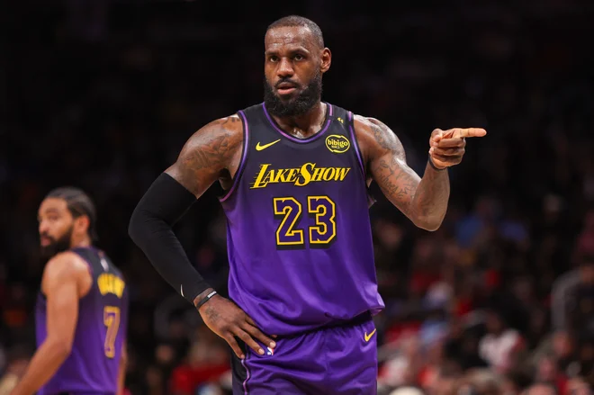 LeBron James po koncu tekme z Atlanto ni mogel biti zadovoljen. FOTO: Brett Davis/Reuters