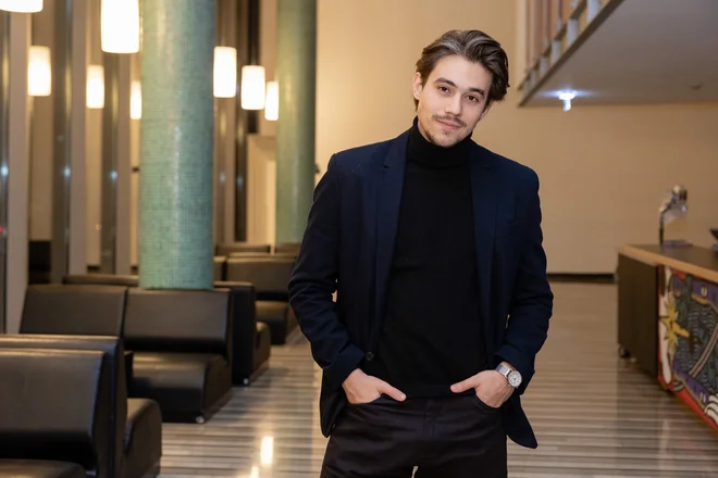Bojan Cvjetićanin pravi, da njegovo generacijo čaka veliko nerešenih vprašanj, ki vzbujajo tesnobo. FOTO: Črt Piksi