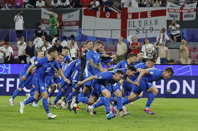 Slovenski nogometaši so bili v Nemčiji nepremagljivi. FOTO: Leon Vidic/Delo