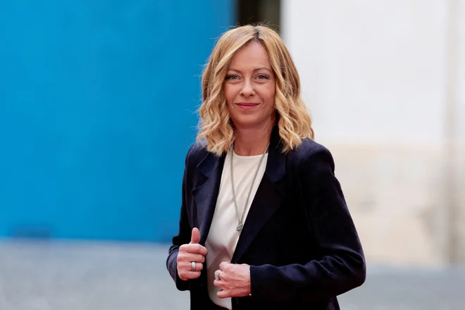 Giorgia Meloni je bila po pisanju Politica na čelu vala, ki evropsko politiko nosi skrajno desno. FOTO: Remo Casilli/Reuters