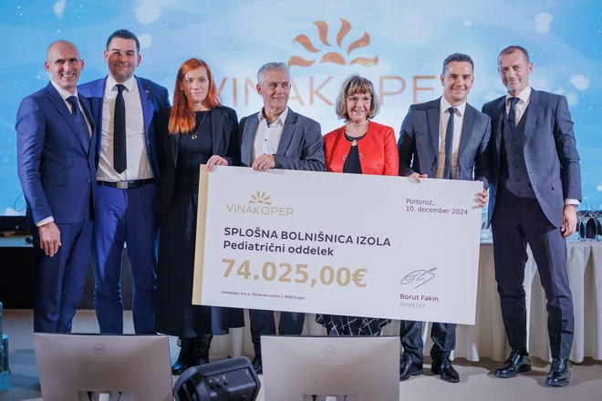 Sredstva bodo postopno namenjena Pediatričnemu oddelku Splošne bolnišnice Izola, kjer bodo z njimi kupili opremo za izboljšanje oskrbe najmlajših. FOTO: Vinakoper/Jaka Ivančič