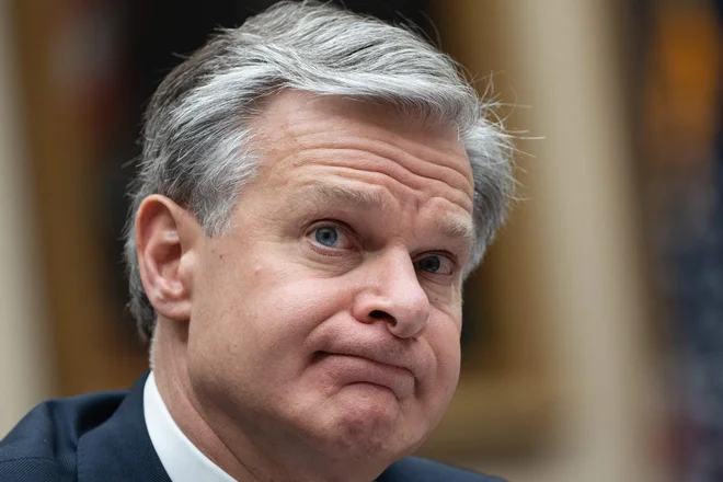 Christopher Wray je napovedal odhod iz betonske palače J. Edgarja Hooverja v prestolnici Washingtonu. FOTO: Chris Kleponis/Afp