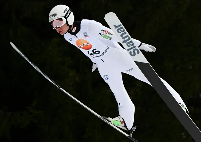 Anže Lanišek je po prvi seriji držal peto mesto. FOTO: Thomas Kienzle/AFP