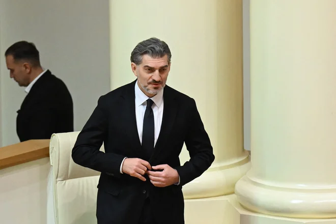 Mihail Kavelašvili je bil med gorečimi podporniki obeh razvpitih, v letošnjem letu sprejetih zakonov, s katerima si je oblast v Tbilisiju nakopala jezo Zahoda. FOTO: Vano Šlamov/AFP