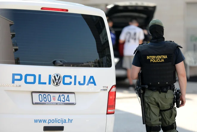 Hrvaška policija je na mejnem prehodu z Bosno in Hercegovino pridržala Avstrijca, ki je čez mejo poskušal pretihotapiti truplo. (Slika je simbolična.) FOTO: Sasa Miljević/Pixsell