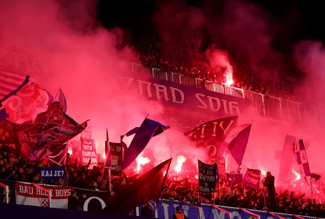V Zagrebu so doma številni nogometni navijači, ki pa še čakajo na sodoben objekt. FOTO: Antonio Bronić/Reuters