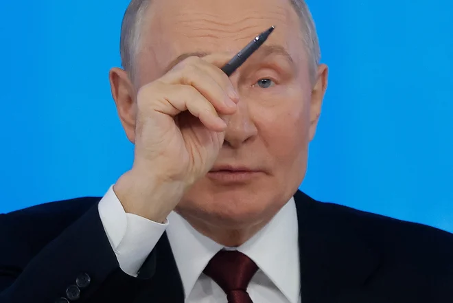 Na koncu bomo za glavnega krivca za naše tegobe razglasili krvoločnega ruskega voditelj Vladimirja Putina.

FOTO: Maksim Šemetov/Reuters