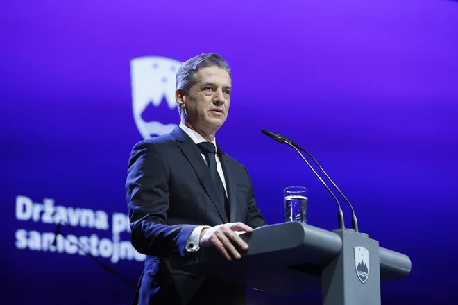 Najmočnejša politična osebnost Robert Golob ima s svojo stranko in koalicijo zelo močan položaj, kakršnega nismo videli več kot desetletje in pol, in zdi se, da bo Golobov položaj tudi v letu 2025 trden. FOTO: Leon Vidic/Delo