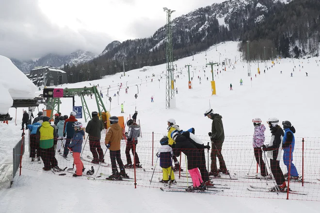 Kranjska Gora je pred kratkim spet dobila zeleno luč za veleslalom in slalom smučark. FOTO: Leon Vidic/Delo