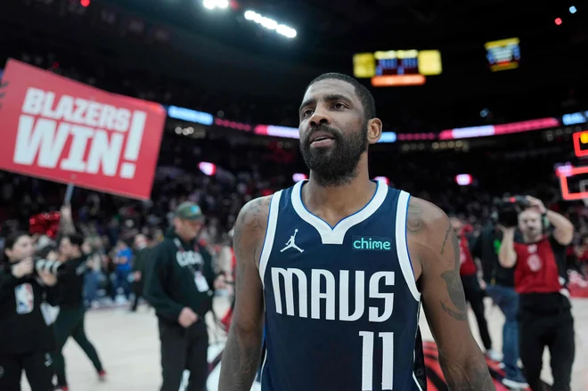 Kyrie Irving je prevzel odgovornost po poškodbi Dončića, a zdesetkano moštvo tokrat ni imelo dovolj moči. FOTO: Soobum Im/AFP