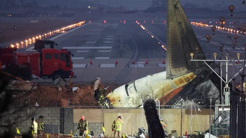 V tragediji letala družbe Jeju Air je izgubilo življenje 179 ljudi. FOTO: Kim Hong-ji/Reuters