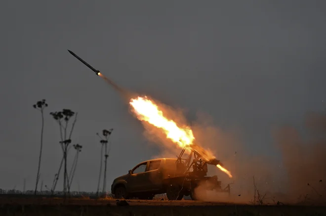 Obe strani sta sprožili nekaj napadov. Slika je simbolična. FOTO: Stringer/Reuters