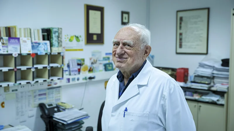 Za tistega, ki gre študirat medicino, hkrati pa razmišlja, da mu ne bo treba sprejeti odgovornosti, je bolje, da fakulteto zapusti takoj, pravi Andrija Halužan. FOTO: Jože Suhadolnik