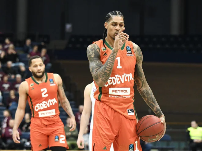 Devin Robinson je bil prvi strelec zmajev. FOTO: Cedevita Olimpija