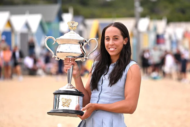 Madison Keys je takole pozirala fotografom z lovoriko z odprtega prvenstva Avstralije. FOTO: William West/AFP