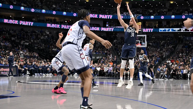 Klay Thompson je v prvi četrtini dosegel 21 točk. FOTO: Jerome Miron Usa Today Sports Via Reuters Con