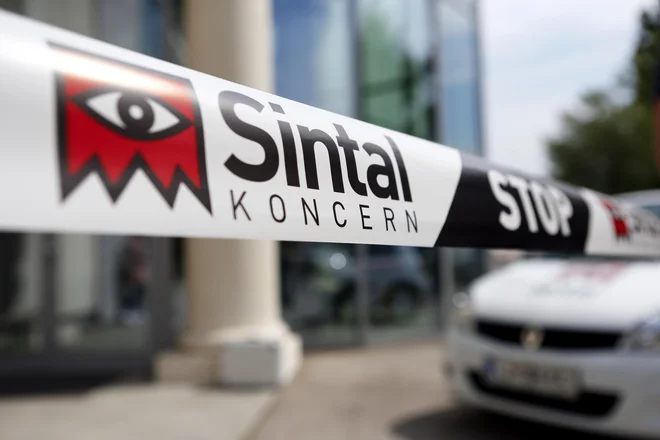 Kot navaja na svoji spletni strani, ima podjetje Sintal danes 1.878 redno zaposlenih, skrbi za več kot 18.700 tehnično varovanih objektov in prek 560 fizično varovanih objektov. Kot še navajajo, imajo 70,1 milijona evrov letnih prihodkov. FOTO: Uroš Hočevar/Delo
