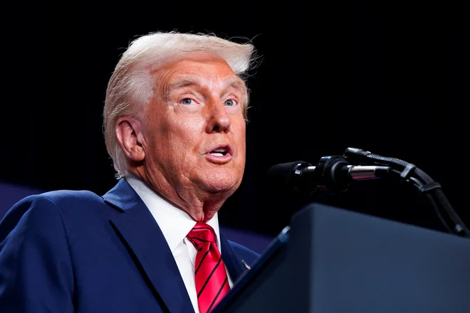 Trump je zvezno pomoč začasno zamrznil, obeta pa se tudi revizija humanitarnih organizacij, ki jih financira ameriška vlada. FOTO: Elizabeth Frantz/Reuters