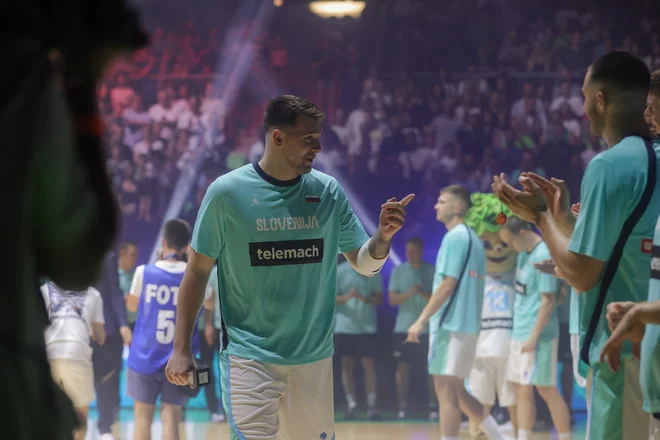 Izvrstnega košarkarja Dončića so prodali, kot da bi lastniki njegovega dosedanjega kluba prodajali dirkalnega konja. FOTO: Črt Piksi/Delo