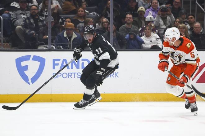 Anže Kopitar je moral priznati poraz Anaheimu. FOTO: Jessica Alcheh/USA Today Sports