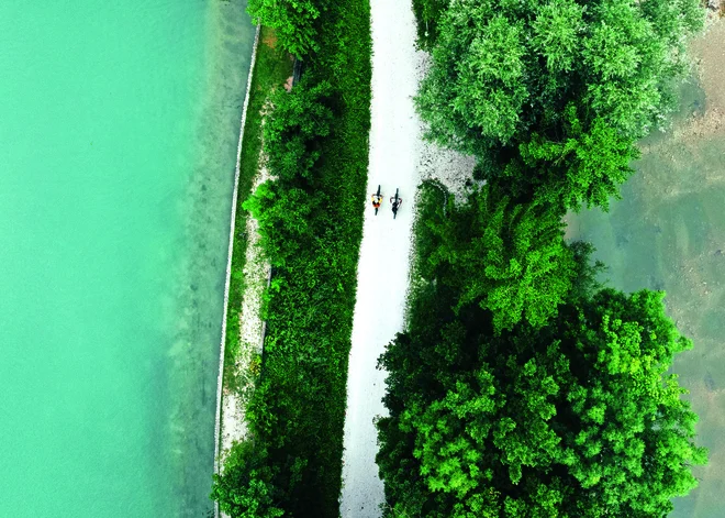 The green hinterland of the capital offers numerous cycling and walking paths, and in the city you can also cool down in city parks, forests and beaches along the Ljubljanica River and Sava. Photo: Karata Film