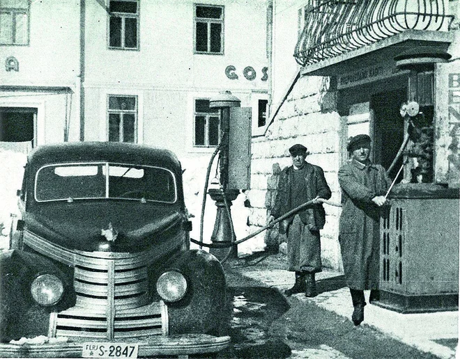Jugopetrolova ulična črpalka v Postojni FOTO: Petrol