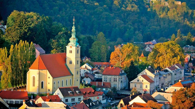 Občutite adrenalin v Sveti Nedelji na kolesarskih stezah ob jezerih,
odkrijte pravljično Novo palačo bana Jelačića v Zaprešiću, raziščite
razkošni grad Lužnica, nato pa se prepustite čarom tradicionalnih receptov iz Novodvorske kuharice.FOTO: Zagrebška Županija