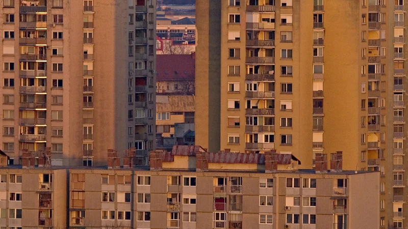 Ob boljši pripravi bi bilo manj zgrešenih pričakovanj javnosti o enem, pravšnjem »davku na nepremičnine«. FOTO: Matej Družnik/Delo