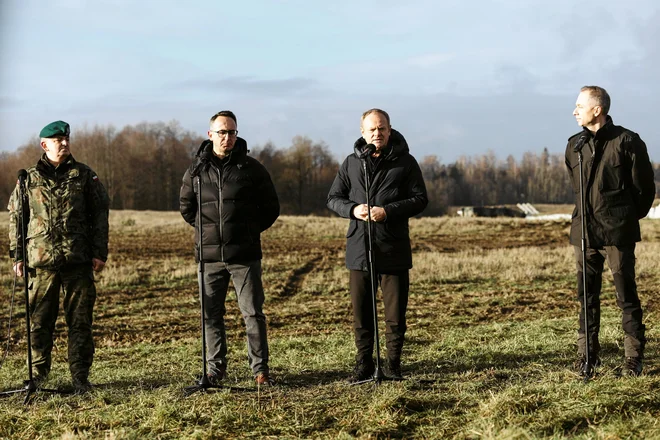 V sodelovanju z Latvijo in Estonijo gradi tisočkilometrsko obrambo, ki bo povezala tudi poljski projekt Vzhodnega ščita. FOTO: Reuters