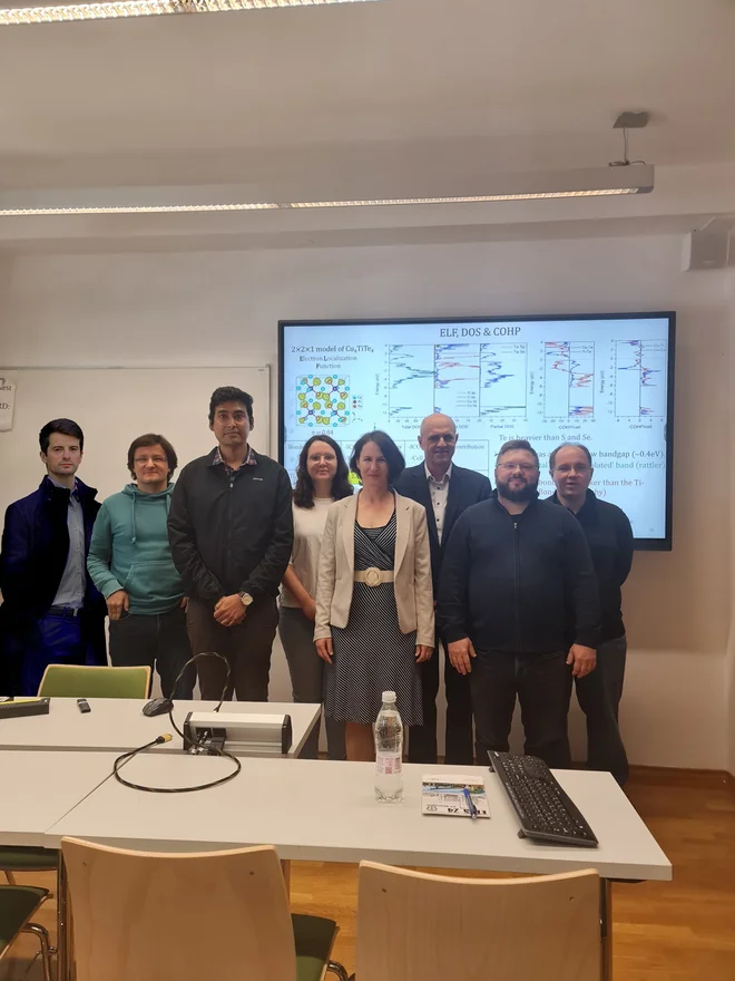 Na Odseku za fiziko trdne snovi Inštituta Jožef Stefan dr. Andreja Jelen vodi ter moderira odsečne fizikalne seminarje. Foto Osebni Arhiv