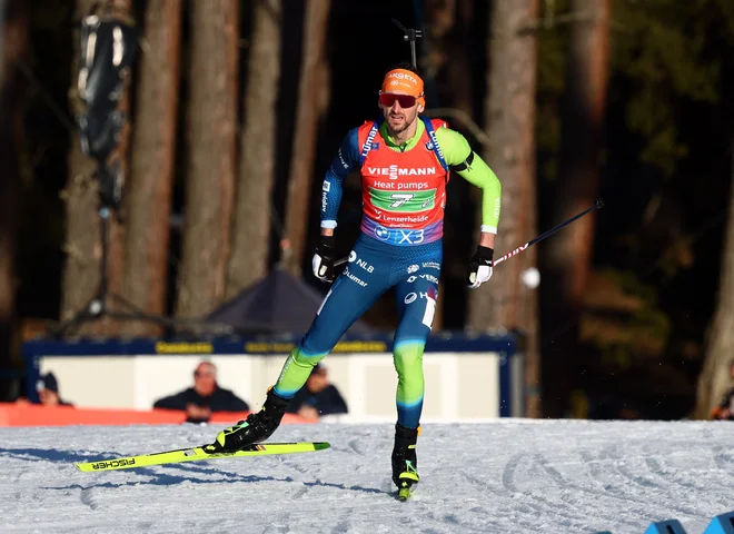 Jakov Fak je že tretjič na tem svetovnem prvenstvu pristal na šestem mestu. FOTO: Denis Balibouse/Reuters