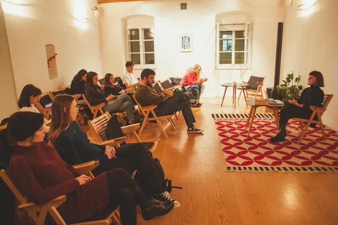 Delavnice kreativnega pisanja so bile lani na Vodnikovi domačiji Center, letos pa bodo v sodelovanju z društvom Škuc potekale na Metelkovi. FOTO: Nina Pernat