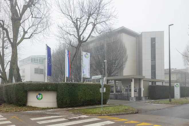 »Že pred leti smo ugotovili, da se na zdajšnji lokaciji ne moremo širiti, in smo preigravali celo možnost selitve,« pravi Jure Petač, namestnik direktorja za investicije. FOTO: Črt Piksi/Delo