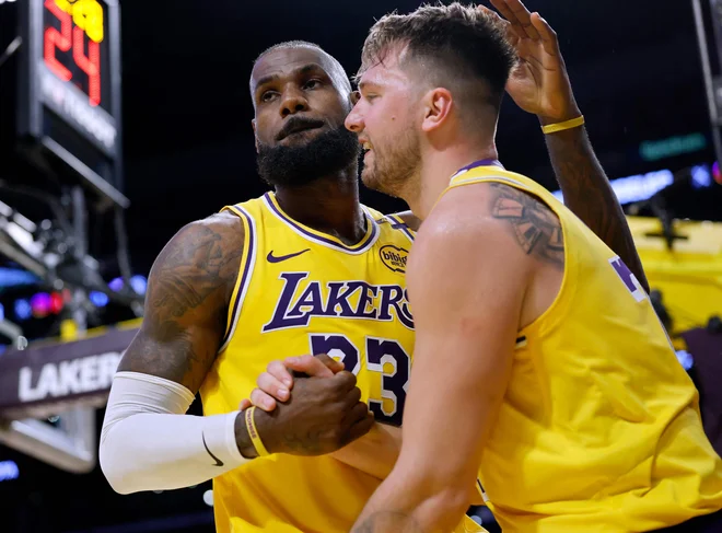 LeBron James in Luka Dončić sta se odlično ujela. FOTO: Harry How/AFP