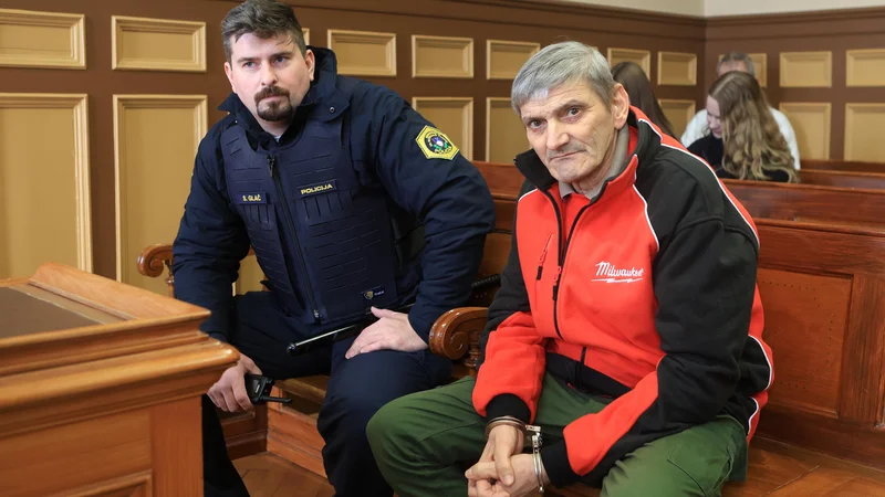 Janeza Zajca je na sodišče prišlo podpret več sosedov. FOTO:  Dejan Javornik