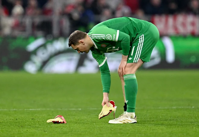 Captain was injured while celebrating
